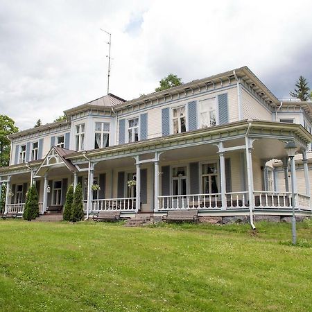 Neitsytniemen Kartano Hotel Virasoja Buitenkant foto