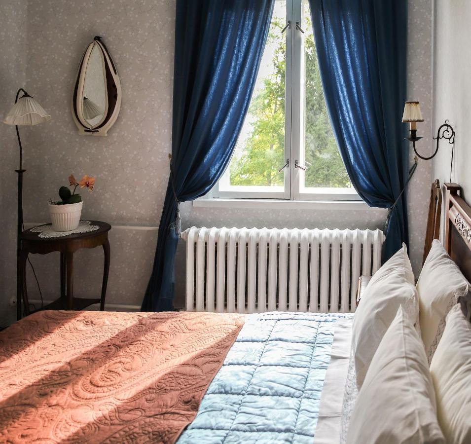 Neitsytniemen Kartano Hotel Virasoja Buitenkant foto