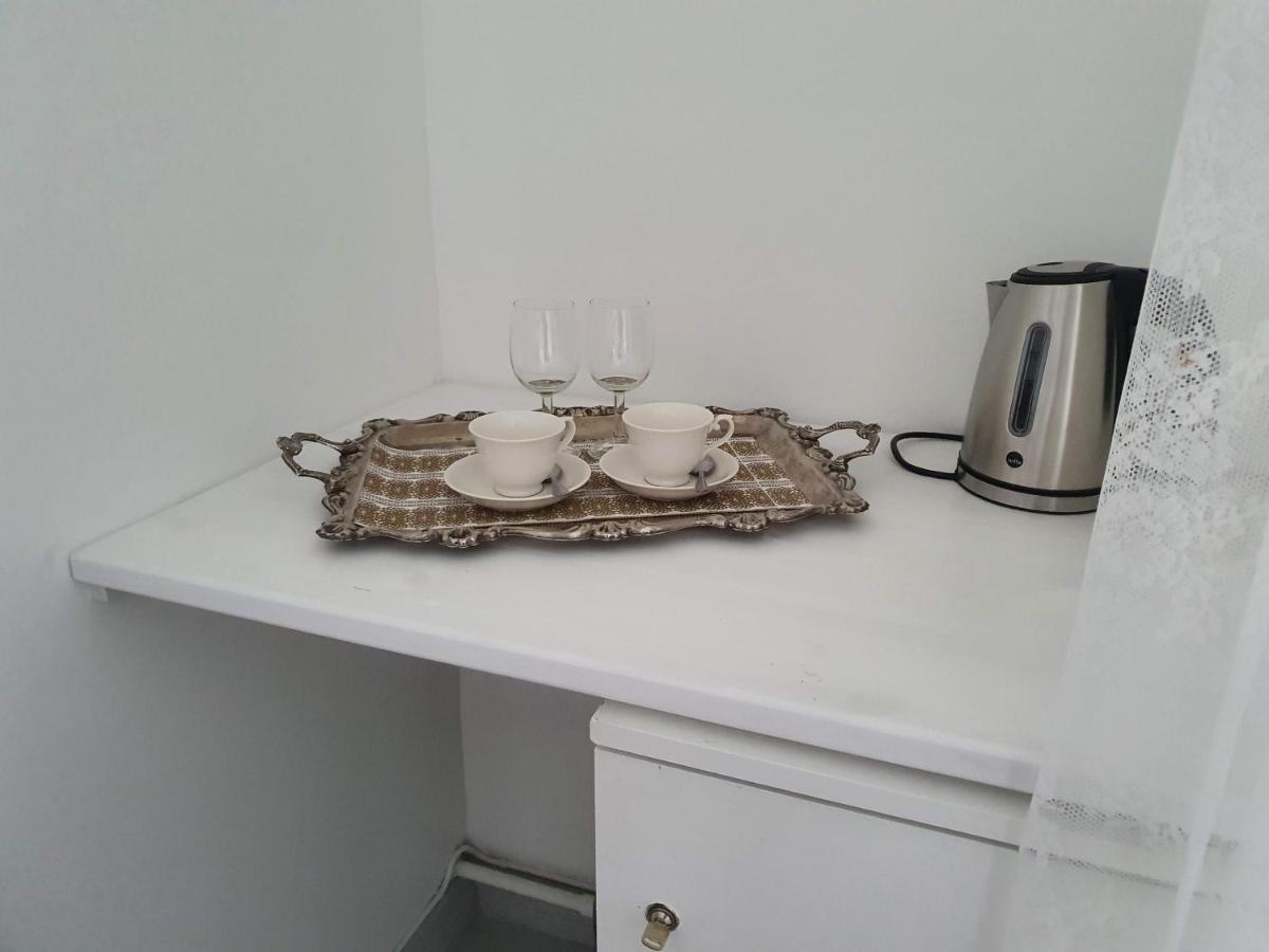 Neitsytniemen Kartano Hotel Virasoja Buitenkant foto