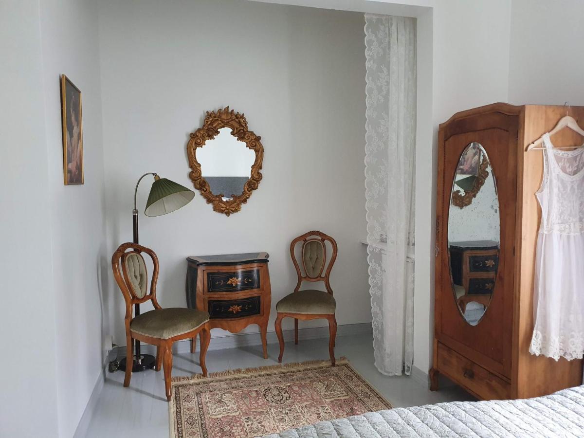 Neitsytniemen Kartano Hotel Virasoja Buitenkant foto