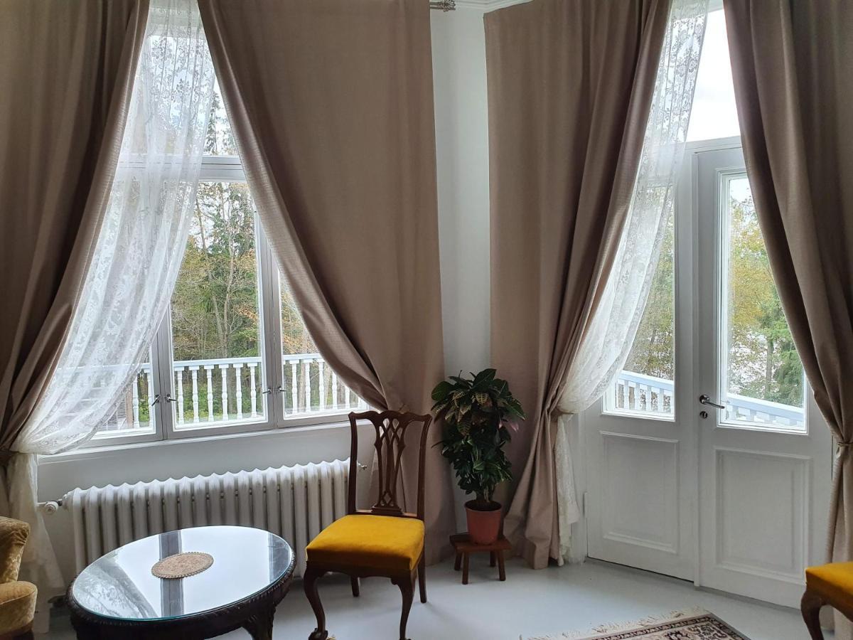 Neitsytniemen Kartano Hotel Virasoja Buitenkant foto