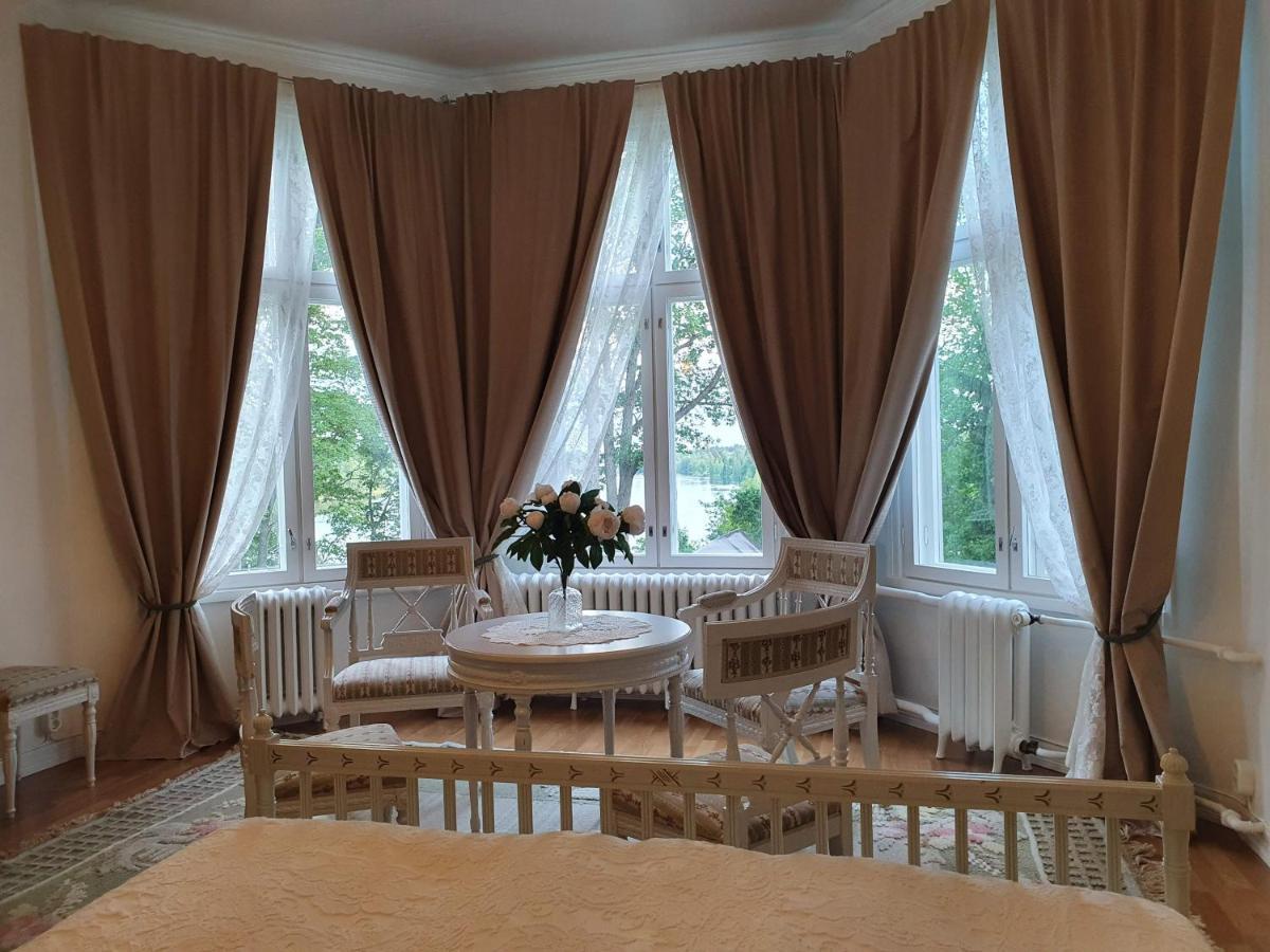 Neitsytniemen Kartano Hotel Virasoja Buitenkant foto
