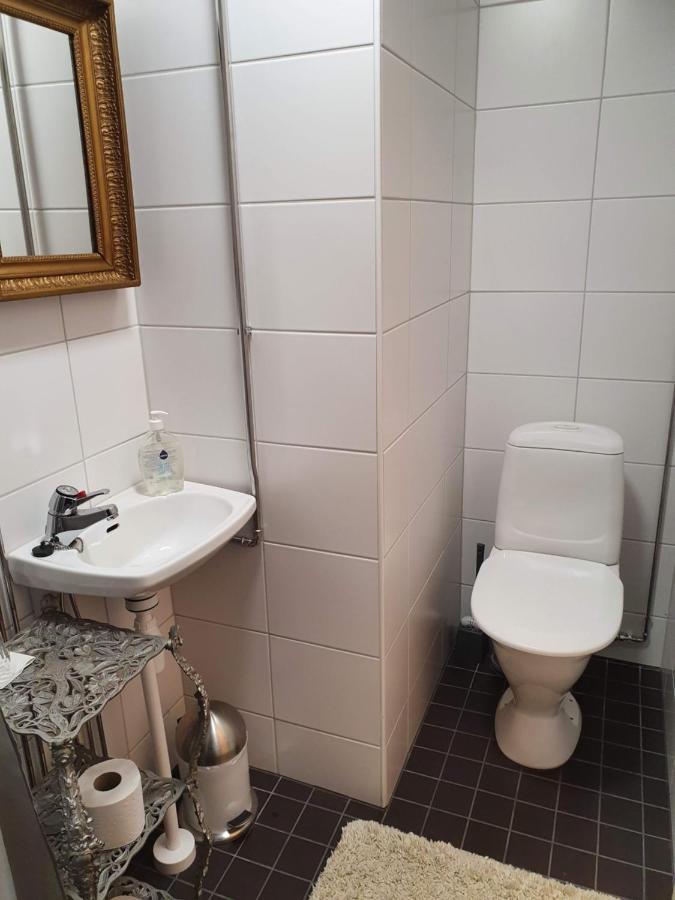 Neitsytniemen Kartano Hotel Virasoja Buitenkant foto