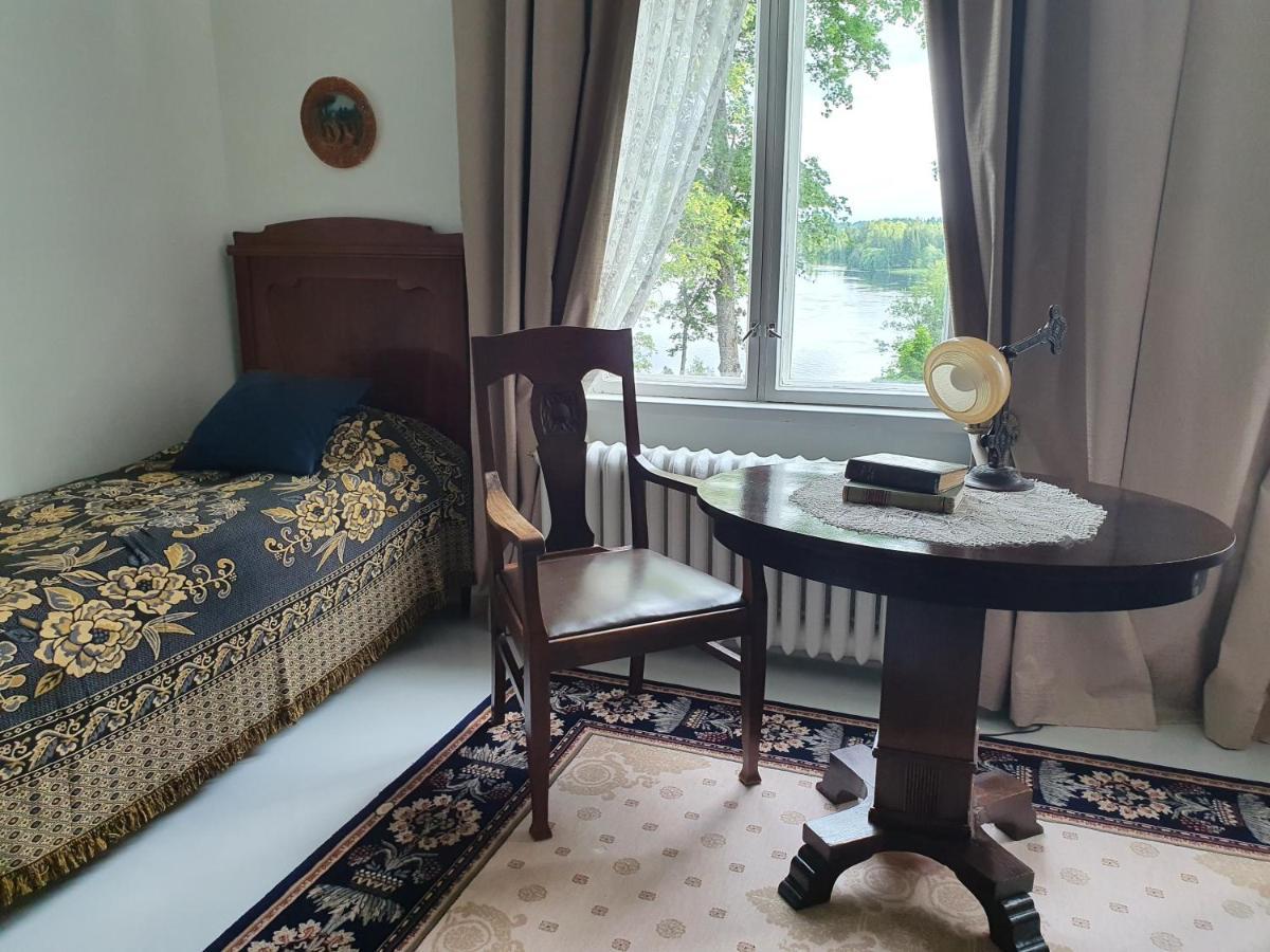 Neitsytniemen Kartano Hotel Virasoja Buitenkant foto