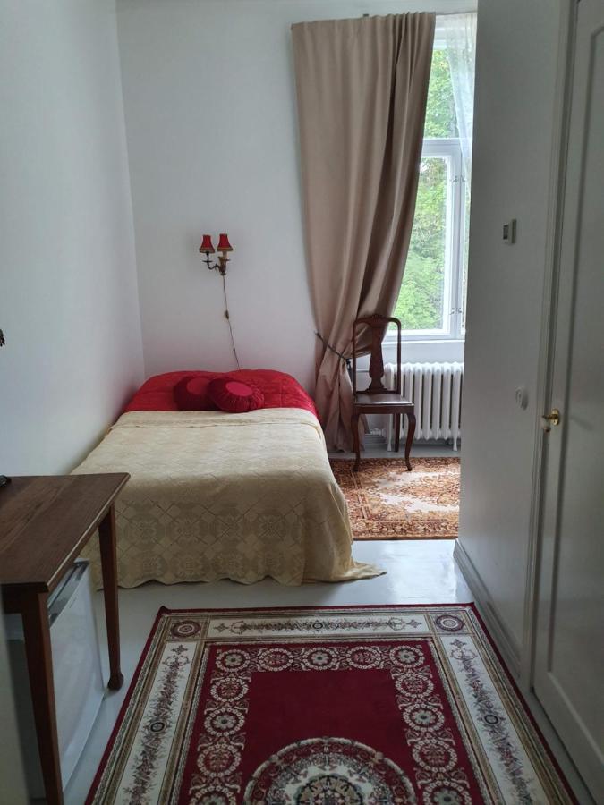 Neitsytniemen Kartano Hotel Virasoja Buitenkant foto