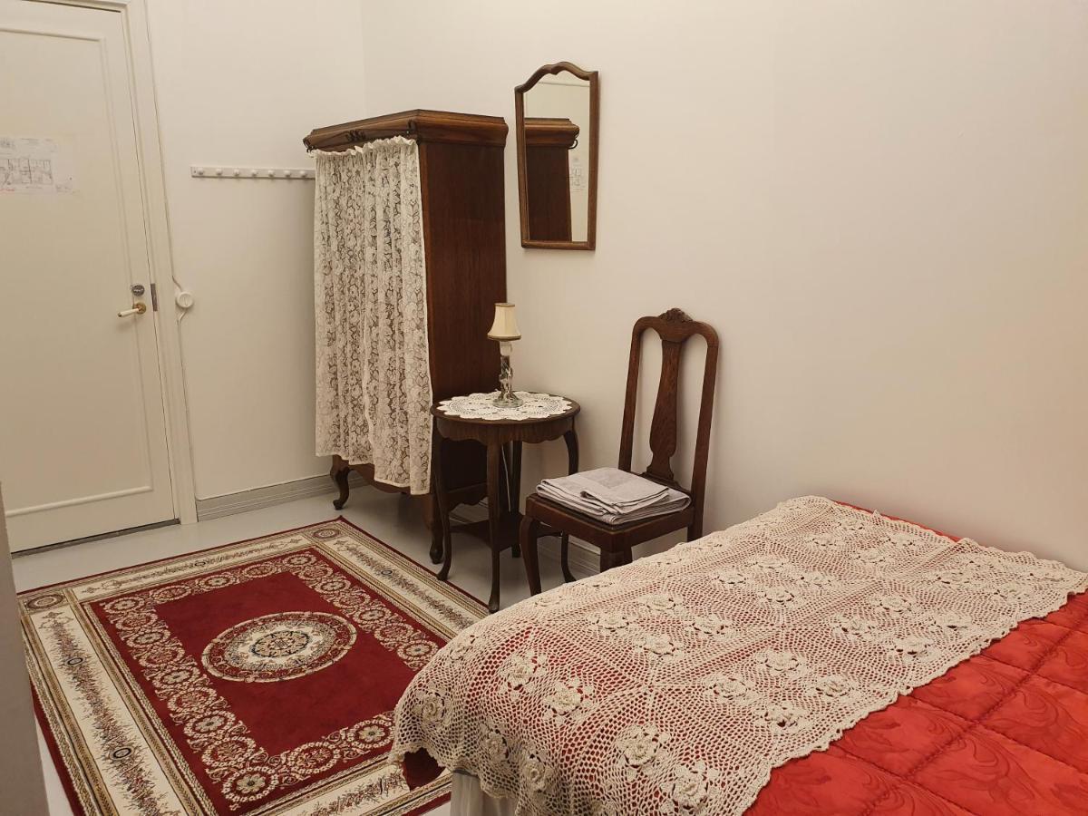 Neitsytniemen Kartano Hotel Virasoja Buitenkant foto