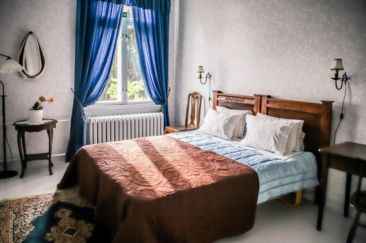 Neitsytniemen Kartano Hotel Virasoja Buitenkant foto